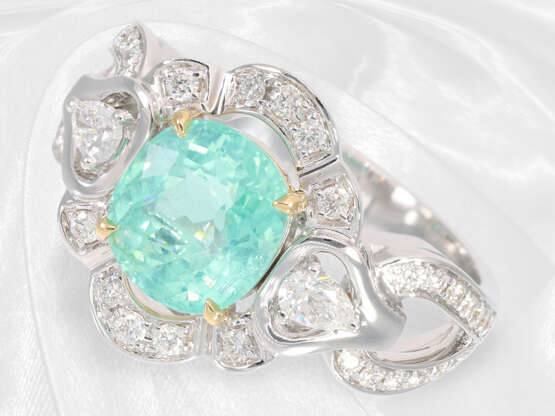 Ring: schöner Diamant-Weißgoldring mit seltenem Turmalin, "Paraiba", ca. 2,48ct mit Report - photo 2