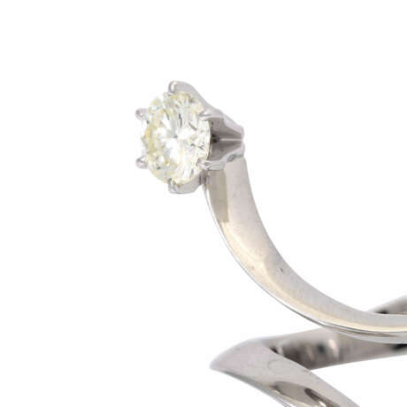 Ring mit 2 Brillanten, 1x ca. 0,6 ct, und 1x ca. 0,7 ct, - photo 4