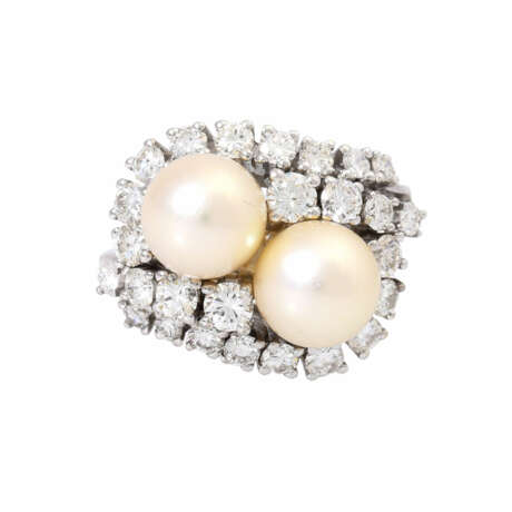 Ring mit 2 schönen Perlen umschlungen von 26 Brillanten - фото 2