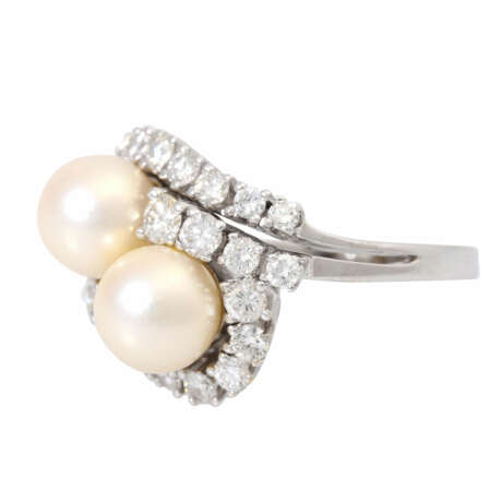 Ring mit 2 schönen Perlen umschlungen von 26 Brillanten - фото 4