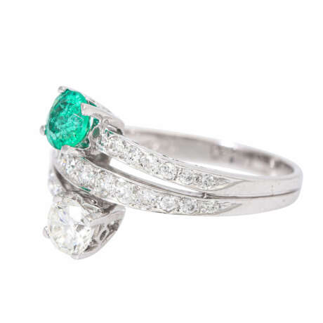 Ring mit Smaragd ca. 0,4 ct, Brillant ca. 0,45 ct - фото 3
