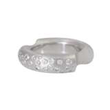 Ring mit 26 Brillanten zus. ca. 0,57 ct (graviert), - photo 5