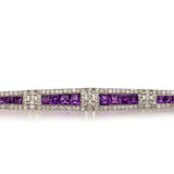 Nadel mit Amethysten und Diamanten - photo 1