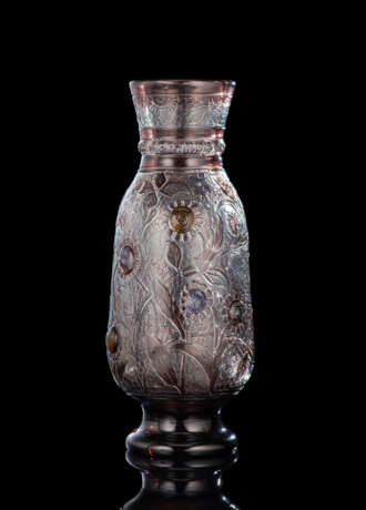 Vase mit Schriftzug und Floraldekor - Foto 1