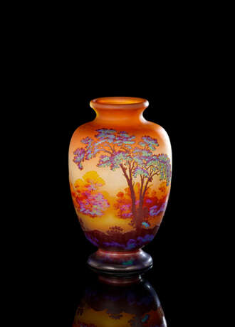 Vase mit Seenlandschaft - Foto 1