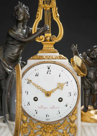 Pendule im Louis-XVI-Stil mit Venus und Amor - photo 2