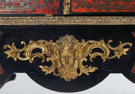 Paar Vitrinen im Louis-XV-Stil mit Boulle-Marketerie - Foto 5