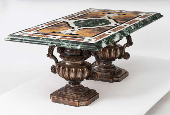 Pietra-Dura-Tischplatte mit zwei Vasen-Füßen - photo 5