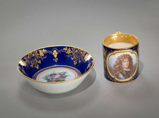 Grosse Tasse mit Portrait von Louis XIV - Foto 4