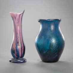 Zwei moderne Glas-Vasen