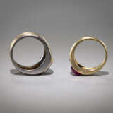 Zwei Ringe mit Diamanten und Farbsteinen - фото 2