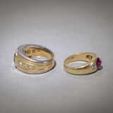 Zwei Ringe mit Diamanten und Farbsteinen - photo 3