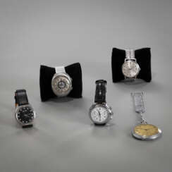 Vier Armbanduhren und Taschenuhr
