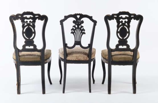 Drei Stühle mit Malerei - photo 4