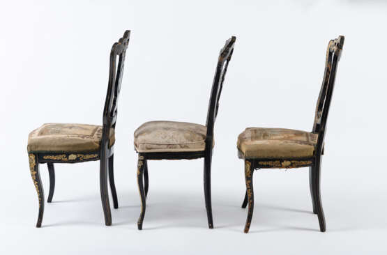 Drei Stühle mit Malerei - photo 5