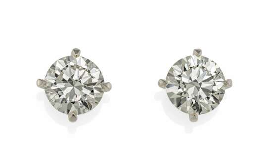 Solitaire Ear Studs - фото 1