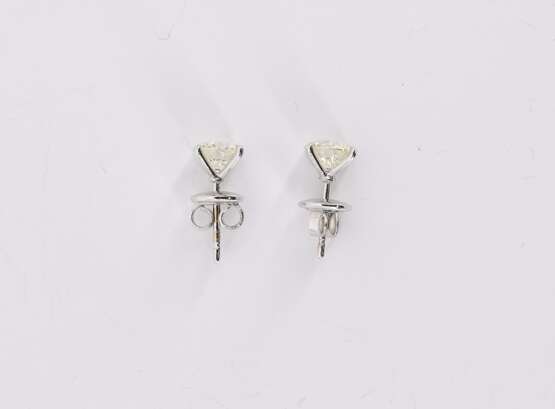 Solitaire Ear Studs - фото 3