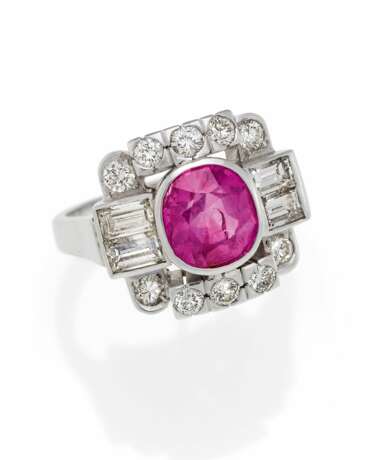 Burma Sapphire Diamond Ring - photo 1