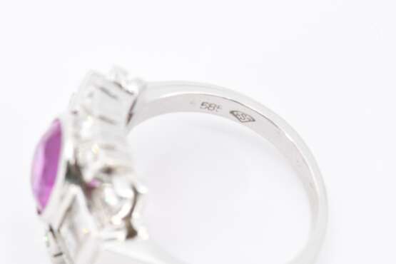 Burma Sapphire Diamond Ring - photo 6