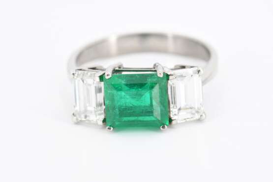 Emerald Diamond Ring - фото 2