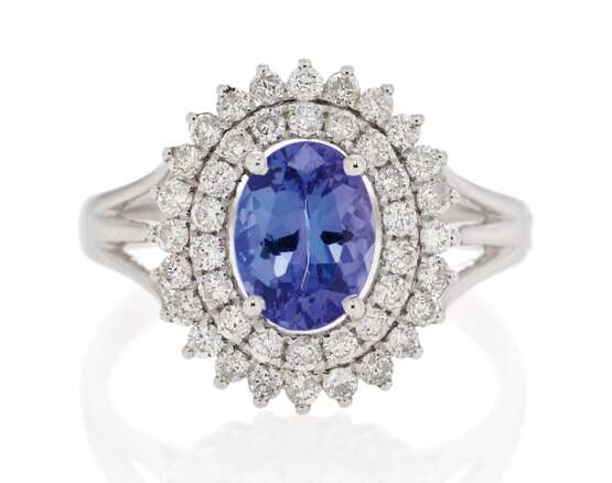 Tanzanite Diamond Ring - фото 1