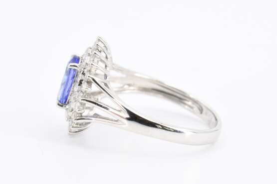 Tanzanite Diamond Ring - photo 3