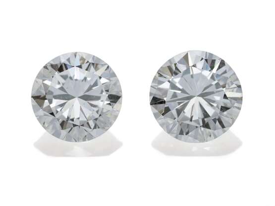 Mixed lot: two brilliant-cut diamonds - фото 1