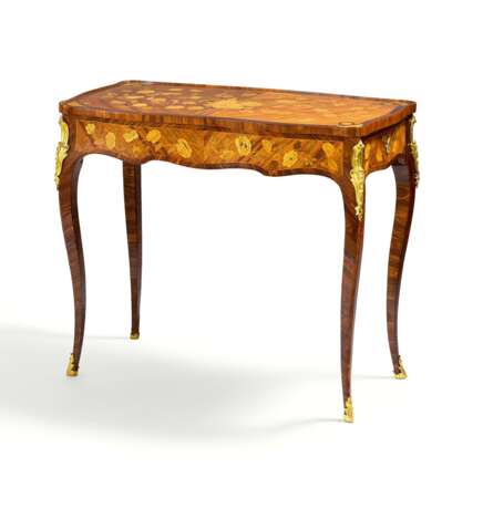 A lady's bureau with floral marquetry Louis XV - Foto 1