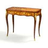 A lady's bureau with floral marquetry Louis XV - photo 1