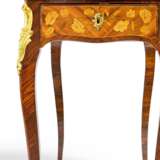A lady's bureau with floral marquetry Louis XV - photo 2