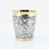 Small beaker with coat of arms cartouches and tendrils - photo 2