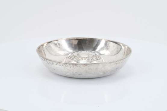 Small bowl with engraved coat of arms - photo 2