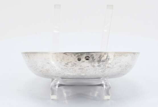 Small bowl with engraved coat of arms - photo 5