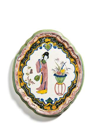 Large oval plate with chinoiserie - photo 1