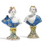 Small bust of man and woman in antique robes - фото 1