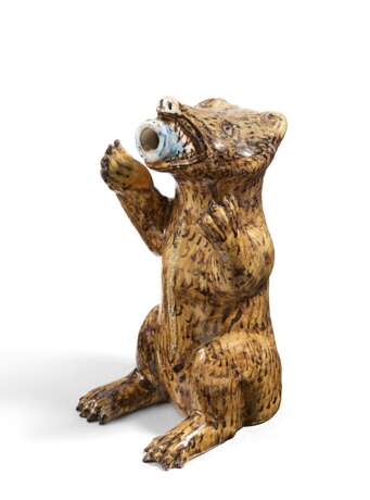 Bear figurine as joke tankard - фото 1