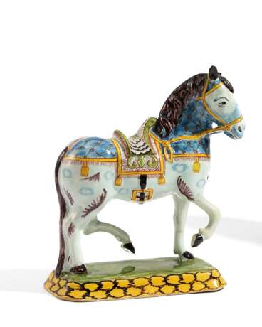 Horse figurine - photo 1