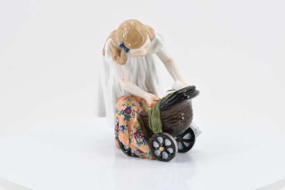 Girl with doll stroller - фото 2