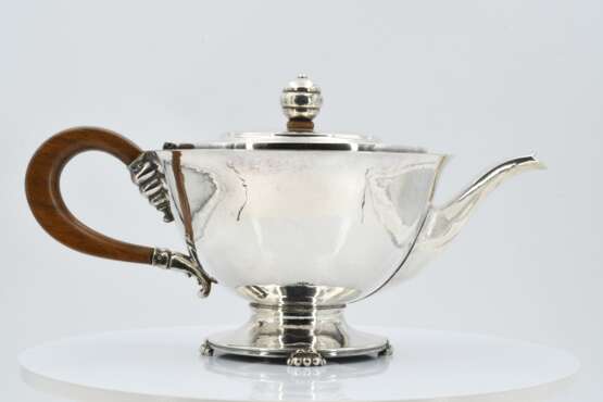 Five piece coffee and tea set with martellé surface - photo 4