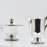 Five piece coffee and tea set with martellé surface - фото 9