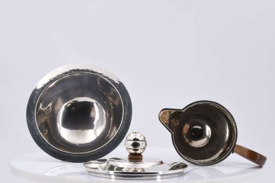 Five piece coffee and tea set with martellé surface - photo 14
