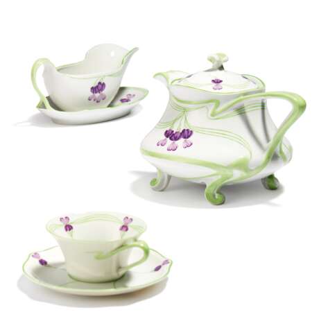 Tea and dinner service with violet decor - photo 1
