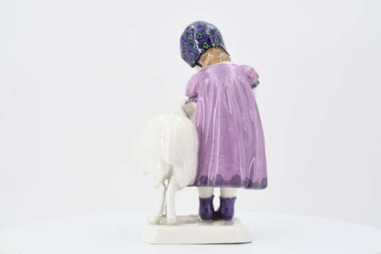 Girl with sheep - Foto 4