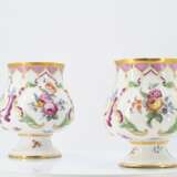 Pair of vases with floral decor - photo 4