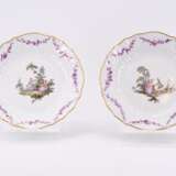 Pair of soup plates with Watteau scenes - Foto 1