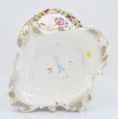 Small footed bowl with cupids - photo 7
