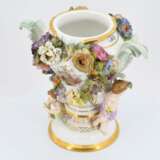 Small potpourri vase on pedestal - фото 8