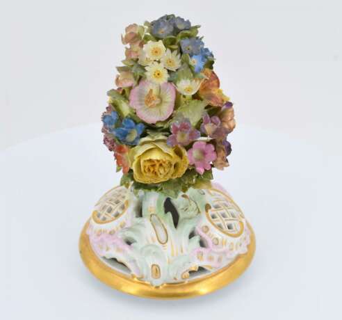 Small potpourri vase on pedestal - photo 9