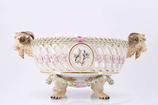 Serving basket with rams heads - photo 2