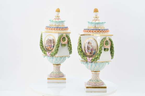 Pair of potpourri vases with harbor scenes - photo 4